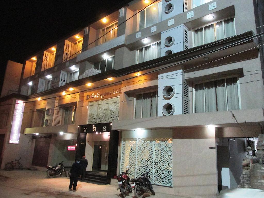 เดอะ แซฟไฟร์ แกรนด์ Hotel พาราณสี ภายนอก รูปภาพ